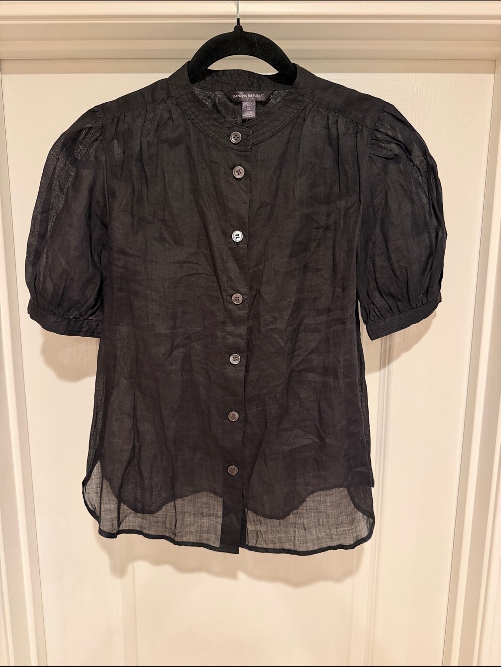 Banana Republic Black Puff Sleeve
Top Size XS